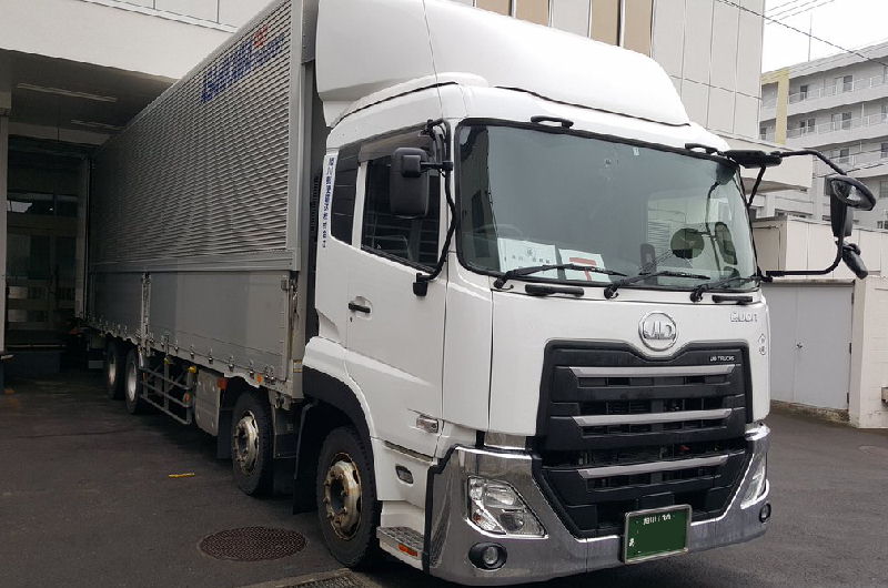 郵便局の車両の画像